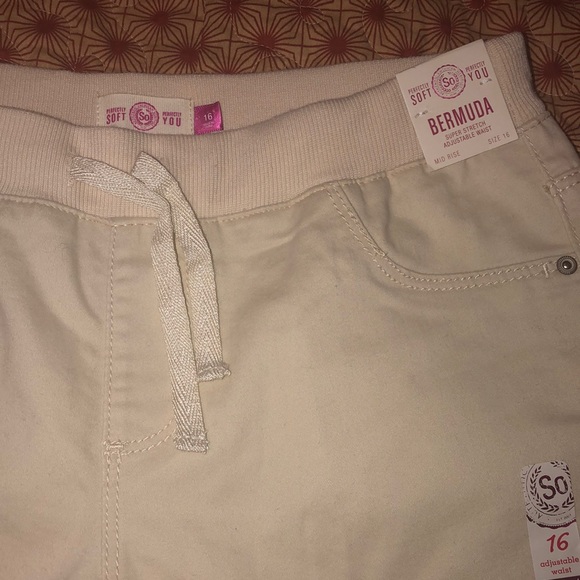 NWT SO Girl’s Bermuda Shorts Sz 16 - Picture 2 of 3